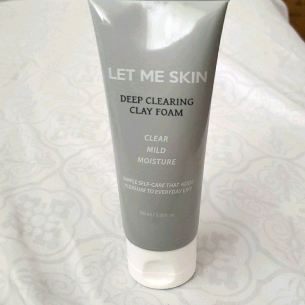 Let me skin deep clearing clay foam